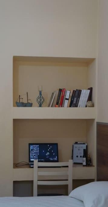 Alle'S M Shyri Studio Apartment Тирана Екстер'єр фото
