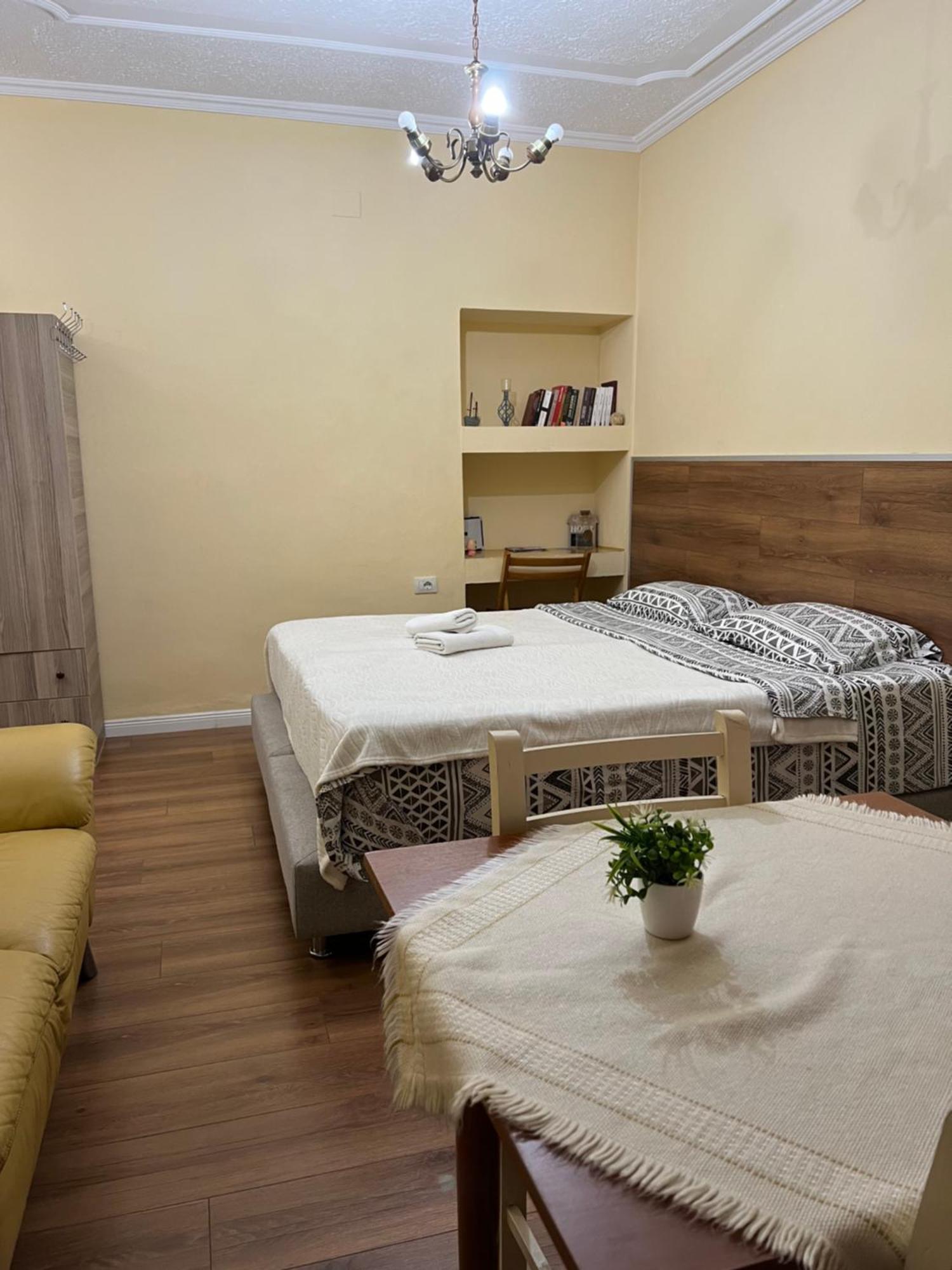 Alle'S M Shyri Studio Apartment Тирана Екстер'єр фото